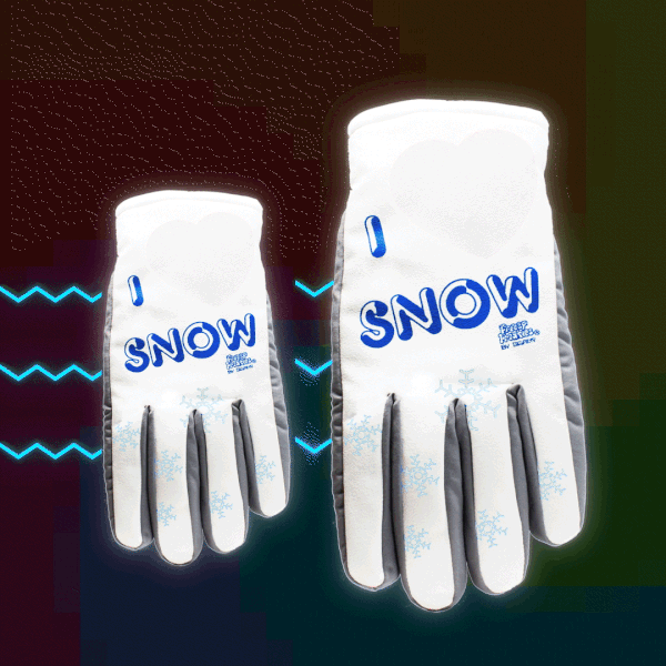 I Love Snow Freezy Freakies gloves with color-changing hearts and snowflakes