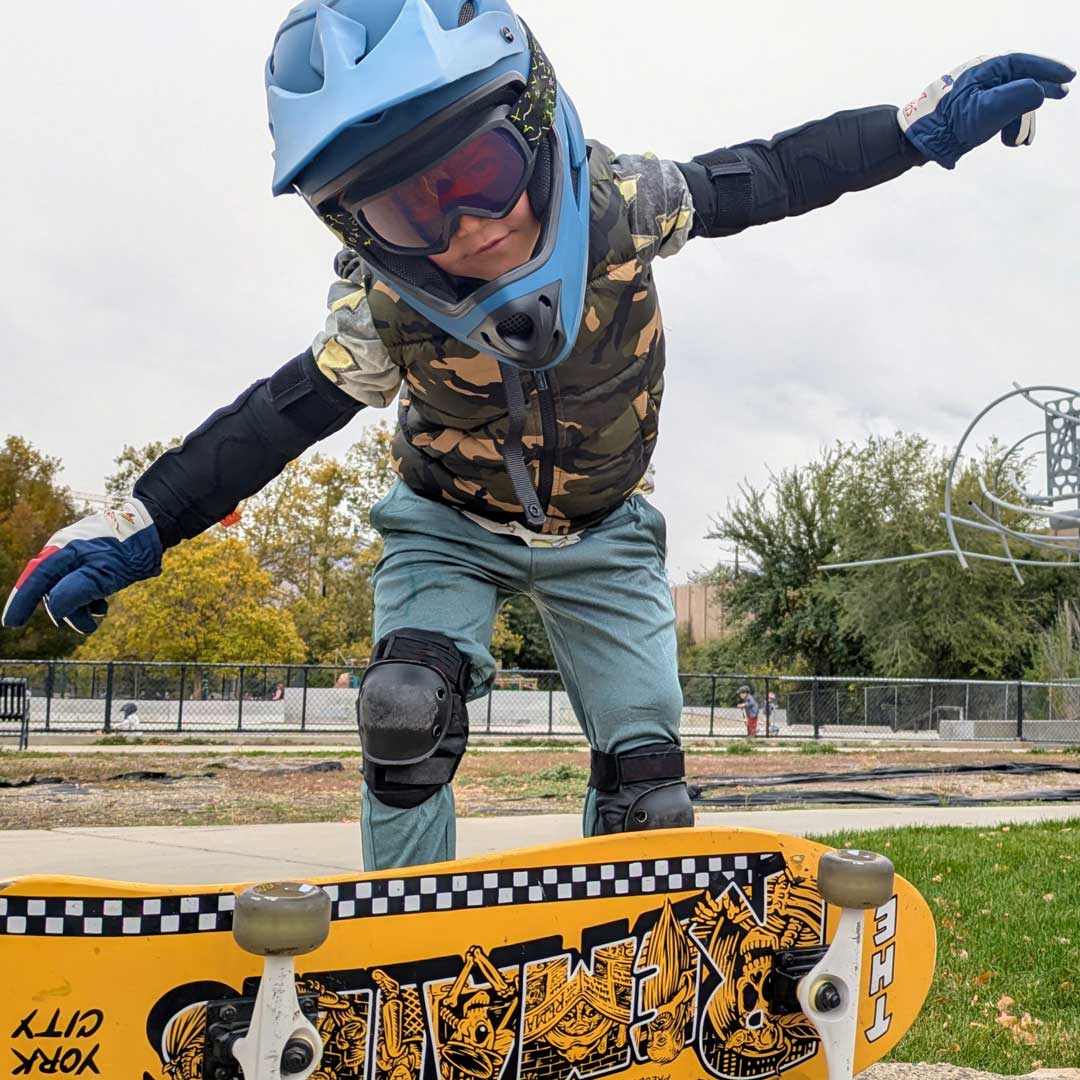 Space Board Freezy Freakies with a flipped yellow skateboard